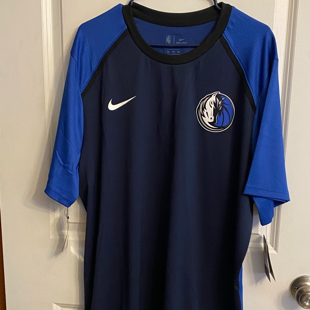 NWT Nike Dallas Mavericks Men’s Shirt